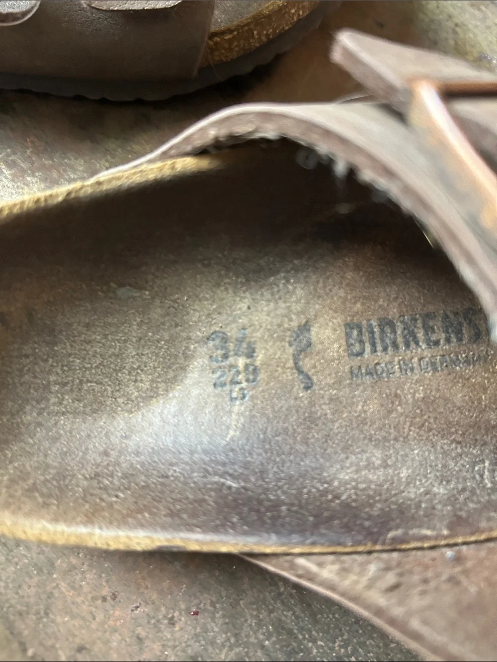 Birkenstocks Arizona with Brown Leather in Youth size 34